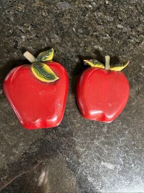 Home Interiors Red Apple Wall Accents with Green Leaves